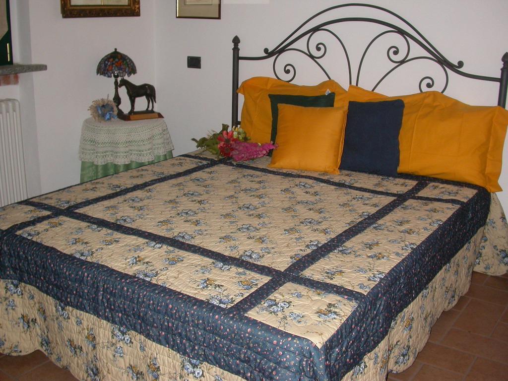 Agriturismo Maiocchi Villa Borgarello Szoba fotó
